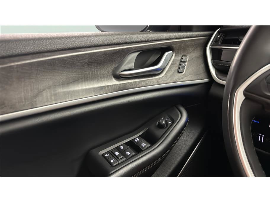 2023 Jeep Grand Cherokee 4xe Sport Utility 4D