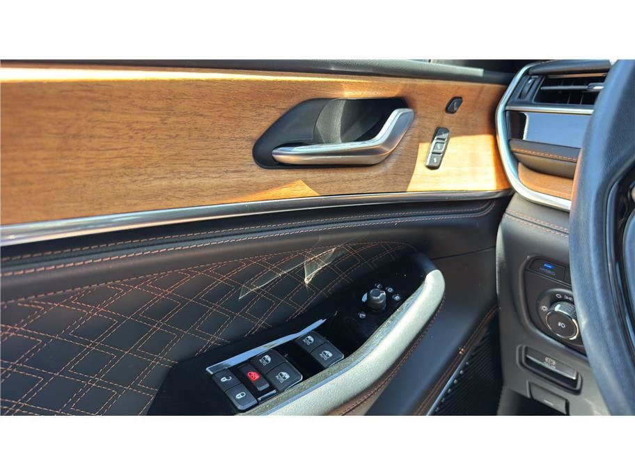 2022 Jeep Grand Cherokee 4xe Summit Reserve