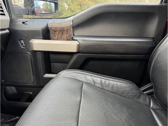 2017 Ford Super Duty F-250 SRW Lariat Pickup 4D 6 3/4 ft