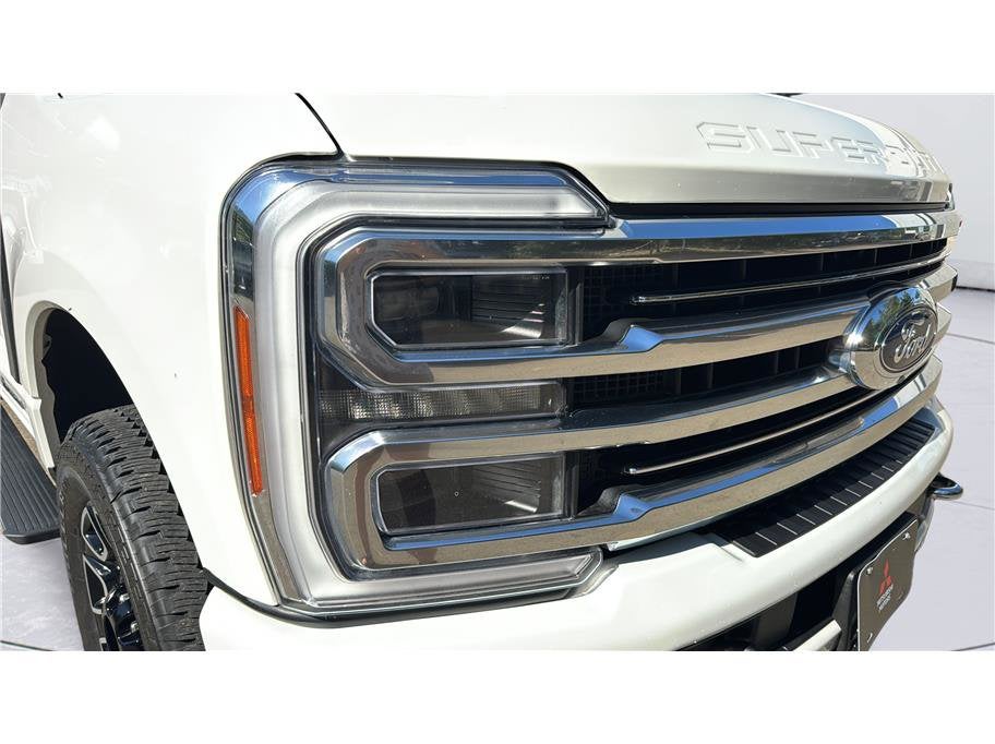 2023 Ford Super Duty F-350 SRW Limited Pickup 4D 8 ft