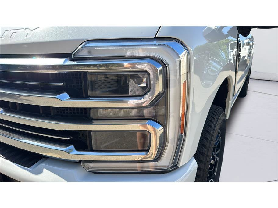 2023 Ford Super Duty F-350 SRW Limited Pickup 4D 8 ft