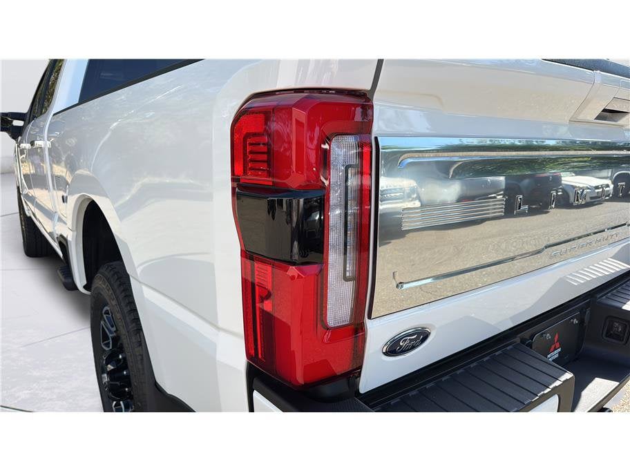 2023 Ford Super Duty F-350 SRW Limited Pickup 4D 8 ft