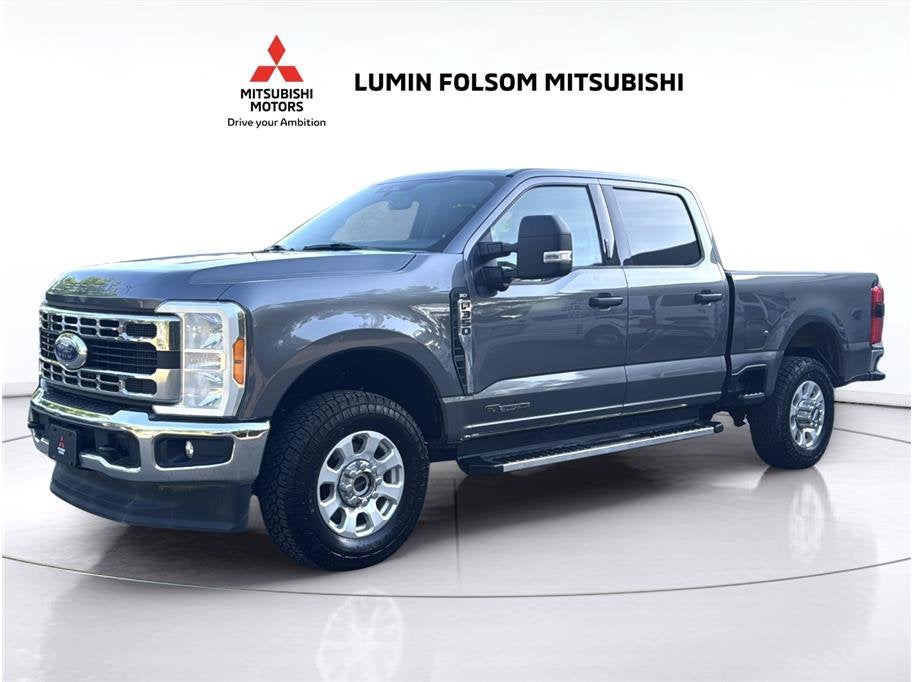 2023 Ford Super Duty F-350 SRW XLT Pickup 4D 6 3/4 ft