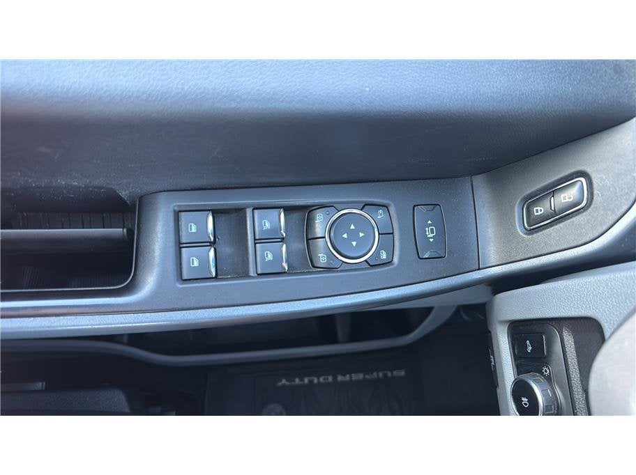 2023 Ford Super Duty F-350 SRW XLT Pickup 4D 6 3/4 ft