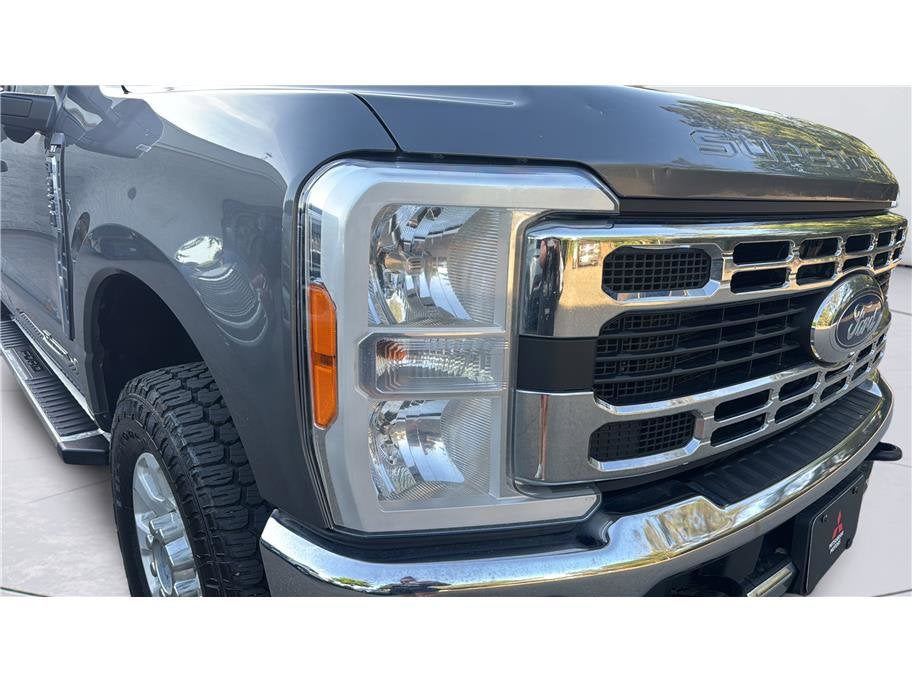 2023 Ford Super Duty F-350 SRW XLT Pickup 4D 6 3/4 ft