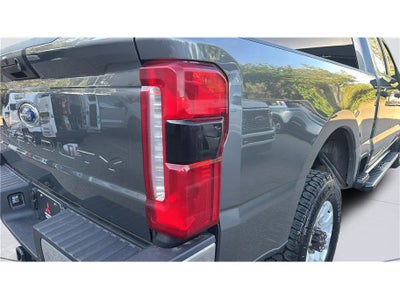2023 Ford Super Duty F-350 SRW XLT Pickup 4D 6 3/4 ft