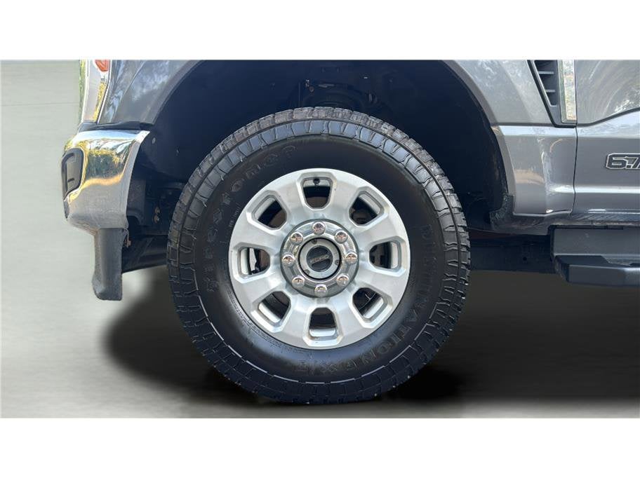 2023 Ford Super Duty F-350 SRW XLT Pickup 4D 6 3/4 ft