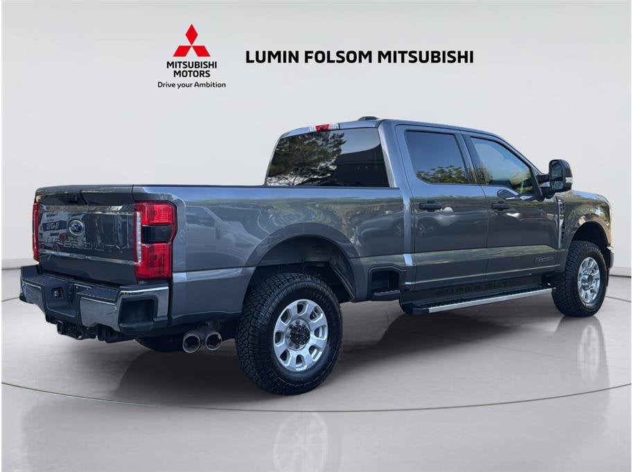 2023 Ford Super Duty F-350 SRW XLT Pickup 4D 6 3/4 ft