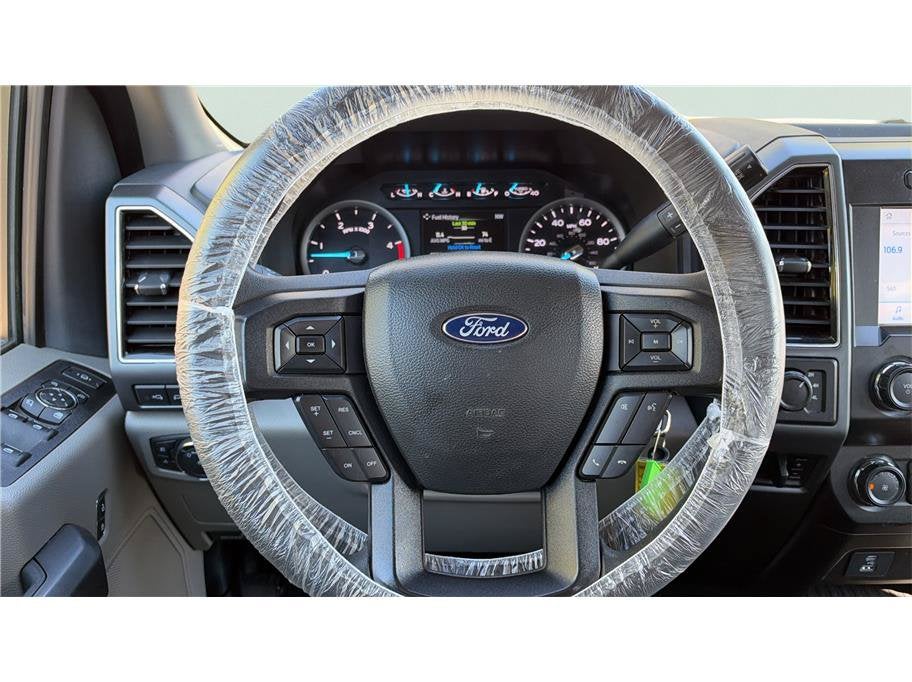 2022 Ford Super Duty F-350 SRW XLT Pickup 4D 6 3/4 ft