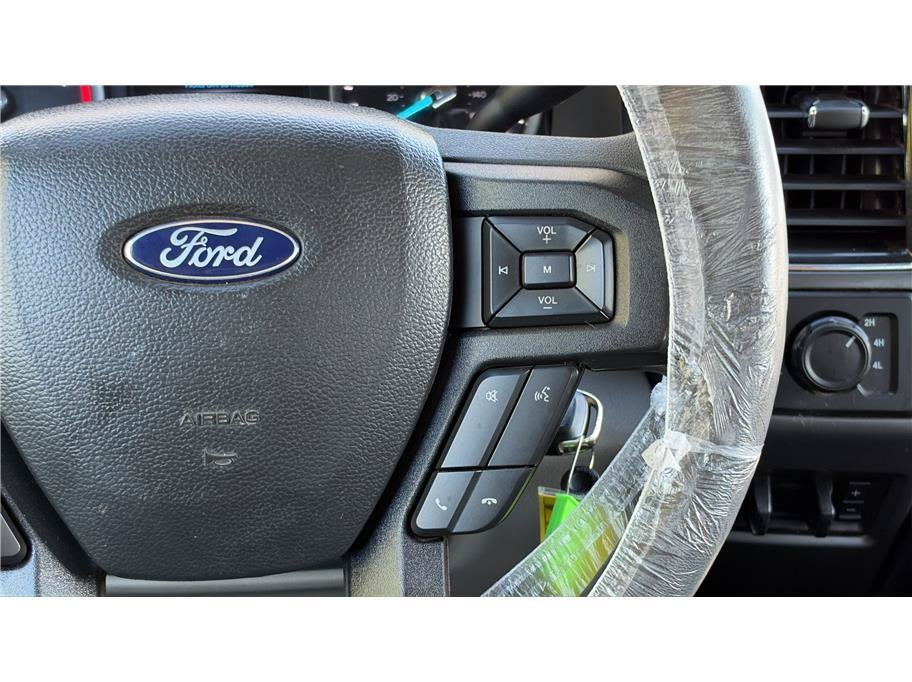 2022 Ford Super Duty F-350 SRW XLT Pickup 4D 6 3/4 ft