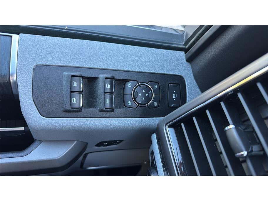 2022 Ford Super Duty F-450 DRW Limited Pickup 4D 8 ft