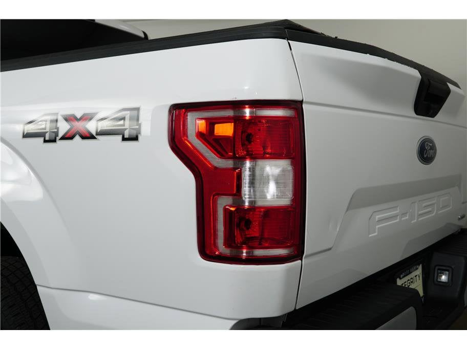 2020 Ford F-150 XLT Pickup 4D 5 1/2 ft