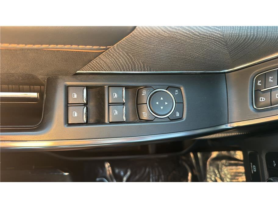 2023 Ford F-150 Platinum Pickup 4D 5 1/2 ft