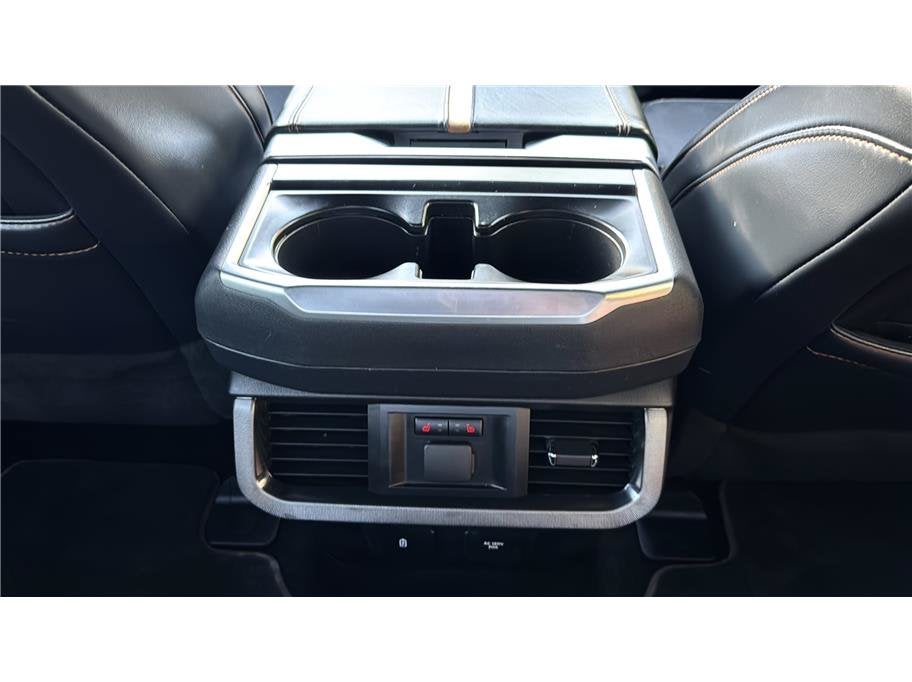 2022 Ford F-150 Platinum Pickup 4D 5 1/2 ft