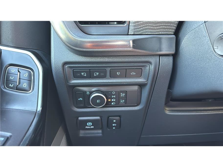2022 Ford F-150 Platinum Pickup 4D 5 1/2 ft