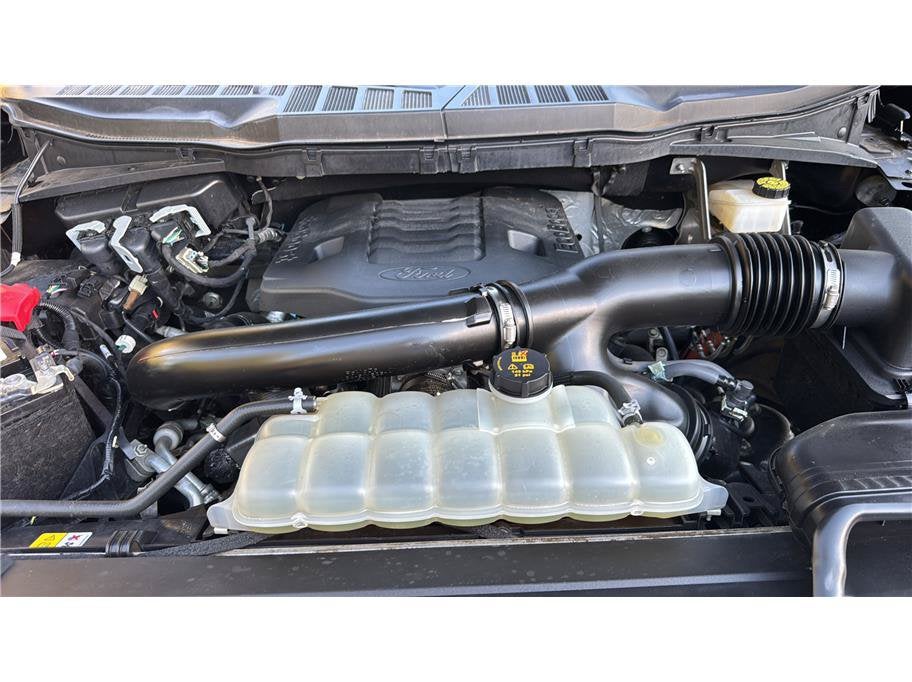 2022 Ford F-150 Platinum Pickup 4D 5 1/2 ft