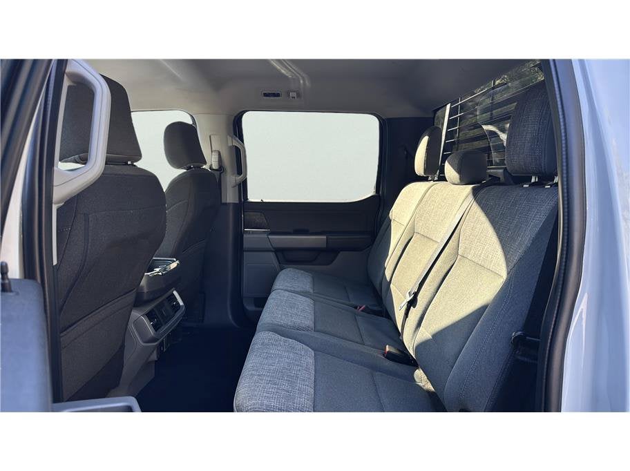 2023 Ford F-150 Lightning XLT Pickup 4D 5 1/2 ft