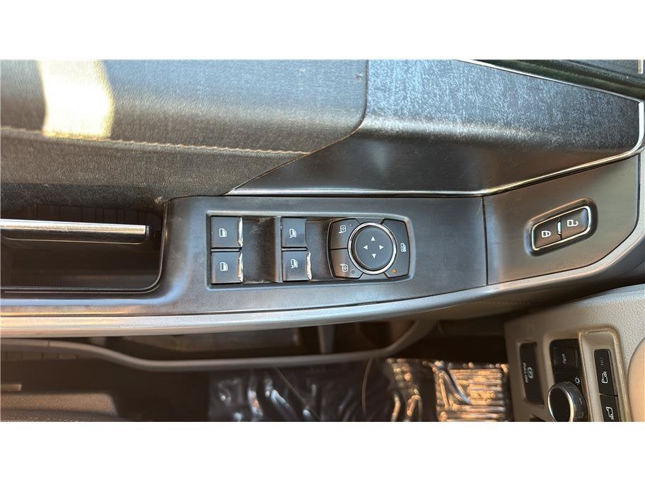 2023 Ford F-150 Lightning XLT Pickup 4D 5 1/2 ft