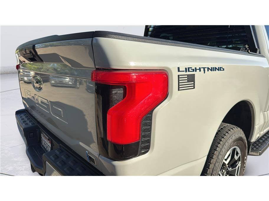 2023 Ford F-150 Lightning XLT Pickup 4D 5 1/2 ft