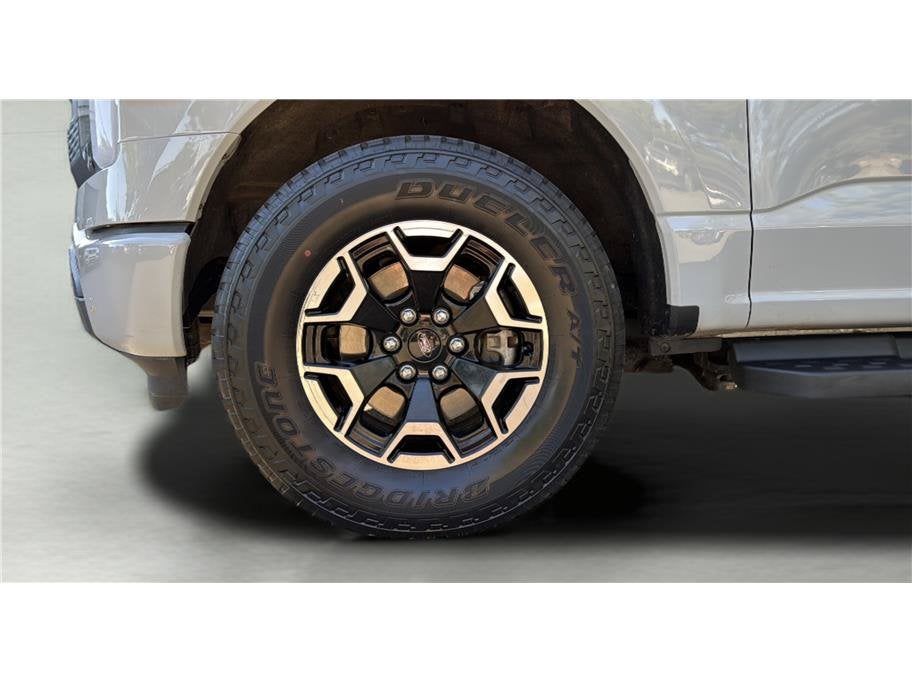 2023 Ford F-150 Lightning XLT Pickup 4D 5 1/2 ft