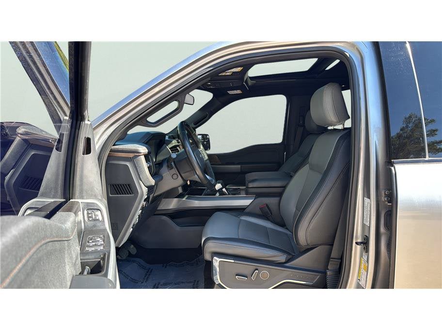 2023 Ford F-150 Lightning Lariat Pickup 4D 5 1/2 ft