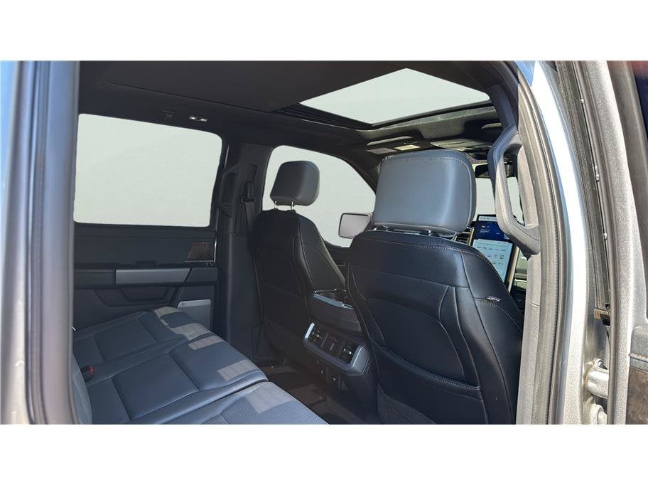2023 Ford F-150 Lightning Lariat Pickup 4D 5 1/2 ft