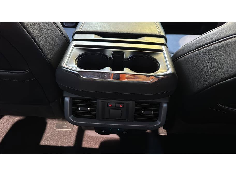 2023 Ford F-150 Lightning Lariat Pickup 4D 5 1/2 ft