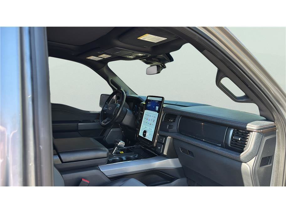 2023 Ford F-150 Lightning Lariat Pickup 4D 5 1/2 ft