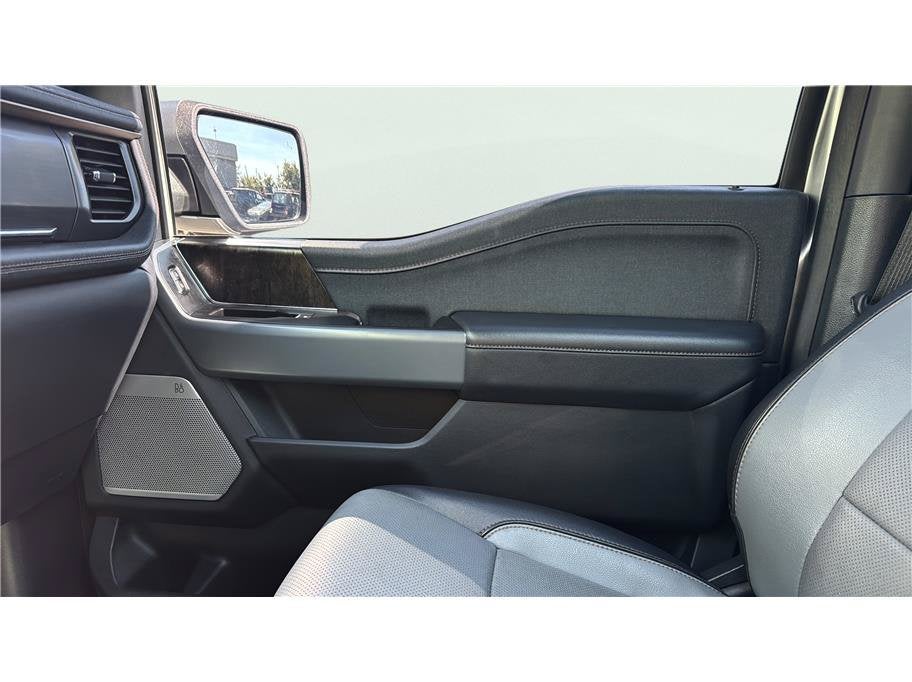 2023 Ford F-150 Lightning Lariat Pickup 4D 5 1/2 ft
