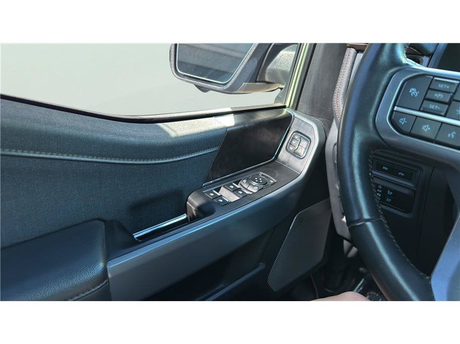 2023 Ford F-150 Lightning Lariat Pickup 4D 5 1/2 ft