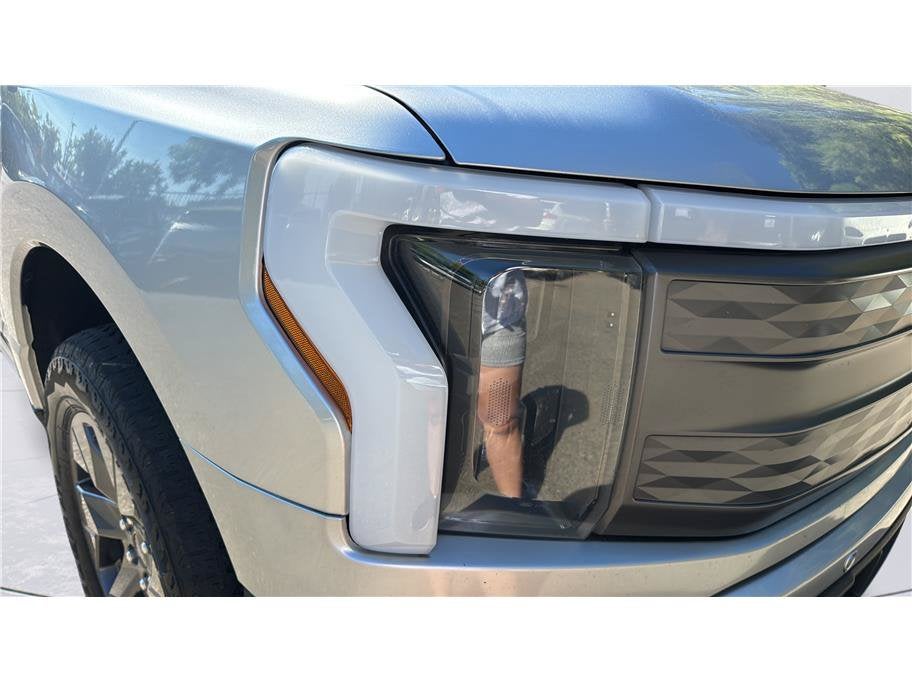 2023 Ford F-150 Lightning Lariat Pickup 4D 5 1/2 ft