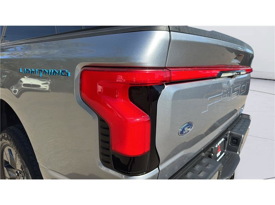 2023 Ford F-150 Lightning Lariat Pickup 4D 5 1/2 ft