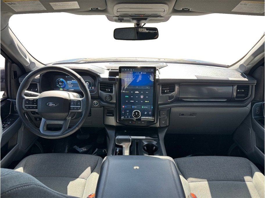 2024 Ford F-150 Lightning Flash