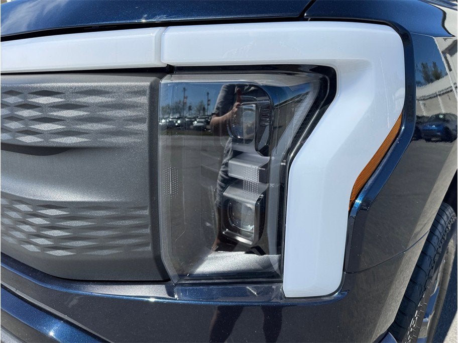 2024 Ford F-150 Lightning Flash