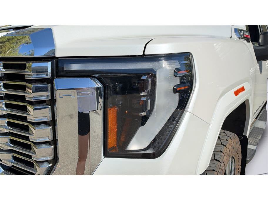 2025 GMC Sierra 3500HD Denali