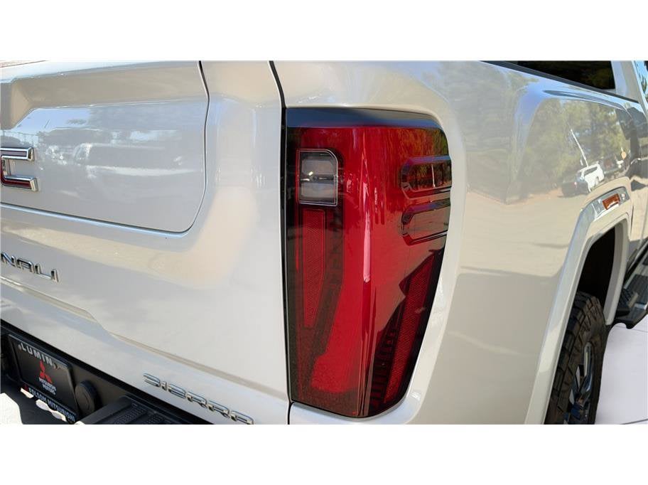 2025 GMC Sierra 3500HD Denali