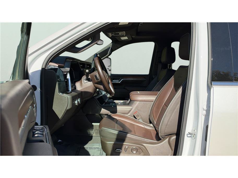 2025 GMC Sierra 3500HD Denali