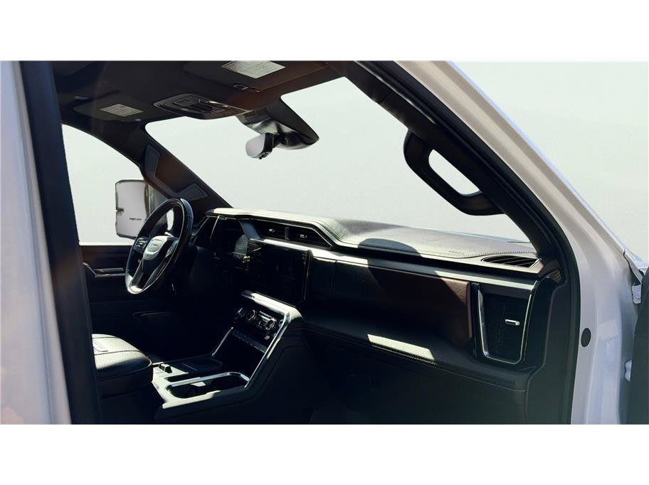 2025 GMC Sierra 3500HD Denali