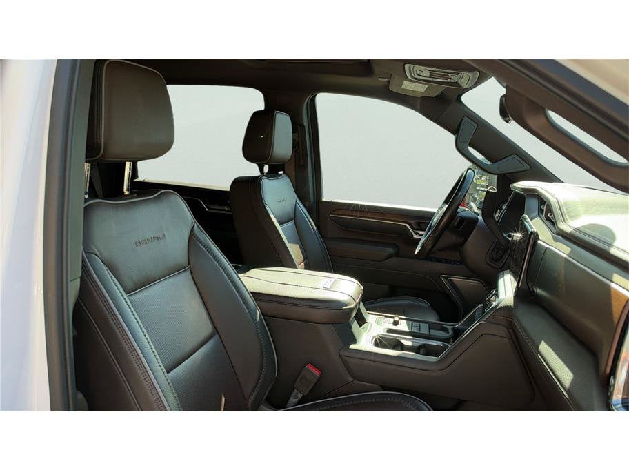 2025 GMC Sierra 3500HD Denali