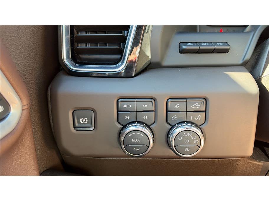 2025 GMC Sierra 3500HD Denali