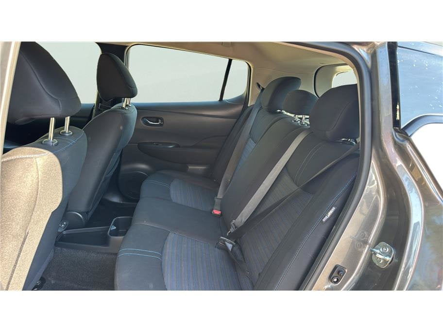 2025 Nissan LEAF S