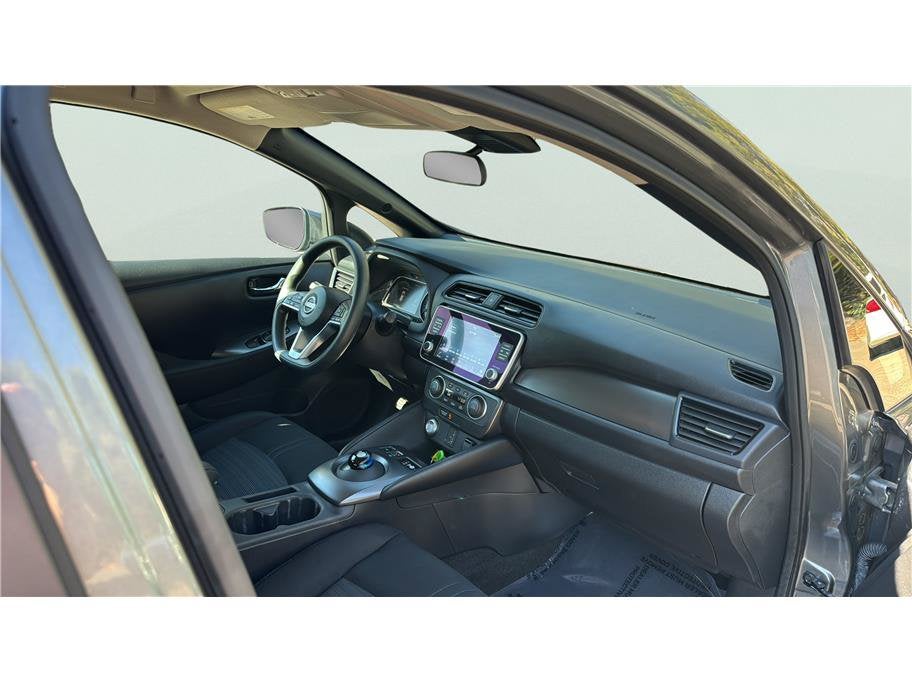 2025 Nissan LEAF S