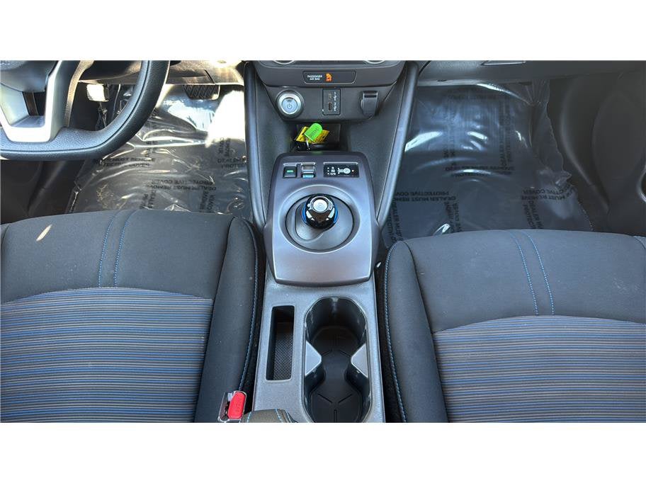 2025 Nissan LEAF S