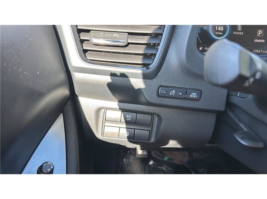 2025 Nissan LEAF S