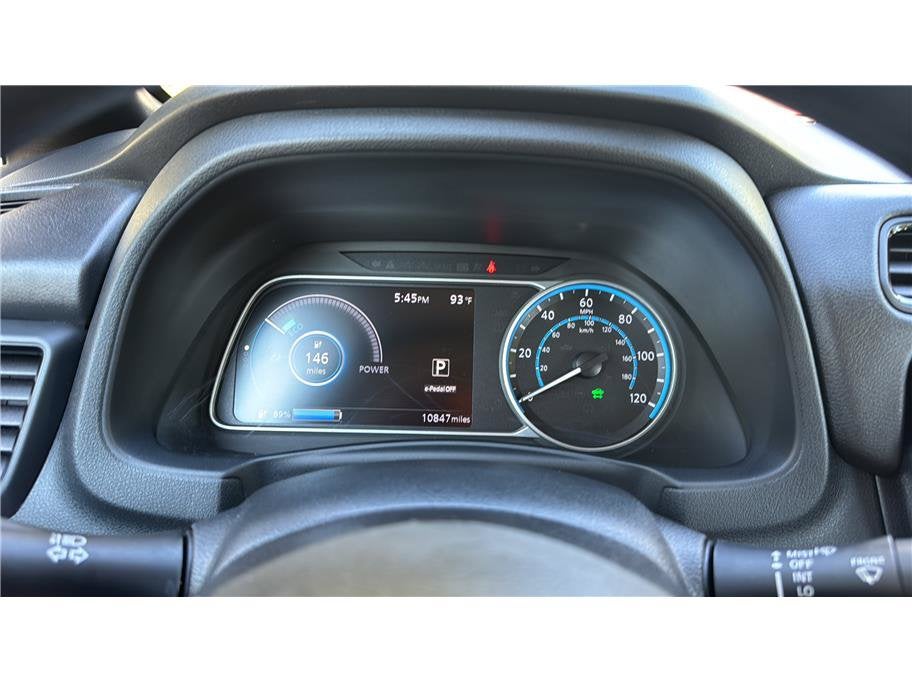 2025 Nissan LEAF S