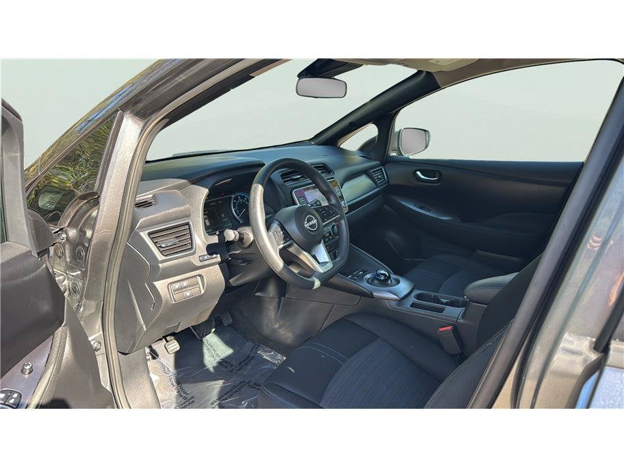 2025 Nissan LEAF S