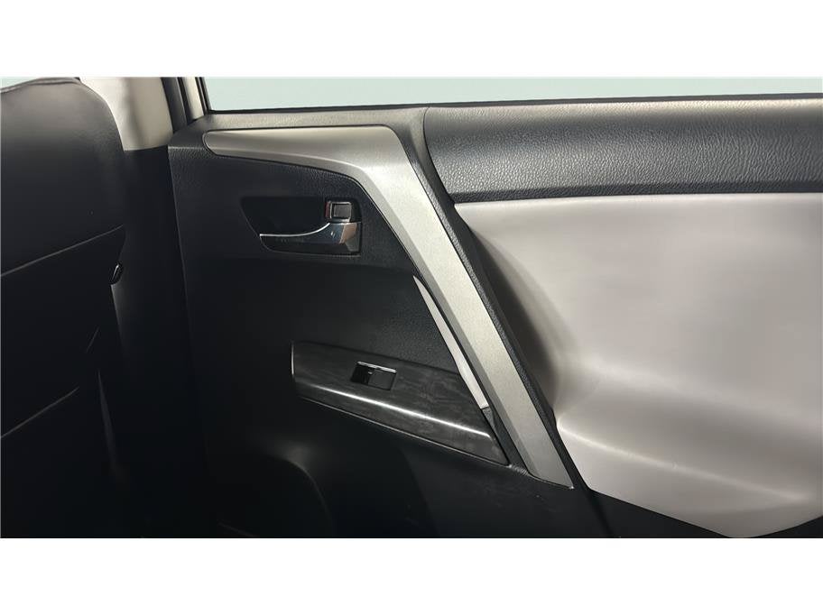 2017 Toyota RAV4 Platinum Sport Utility 4D