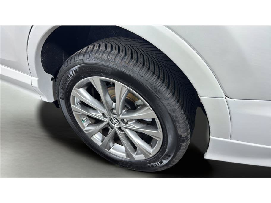 2017 Toyota RAV4 Platinum Sport Utility 4D