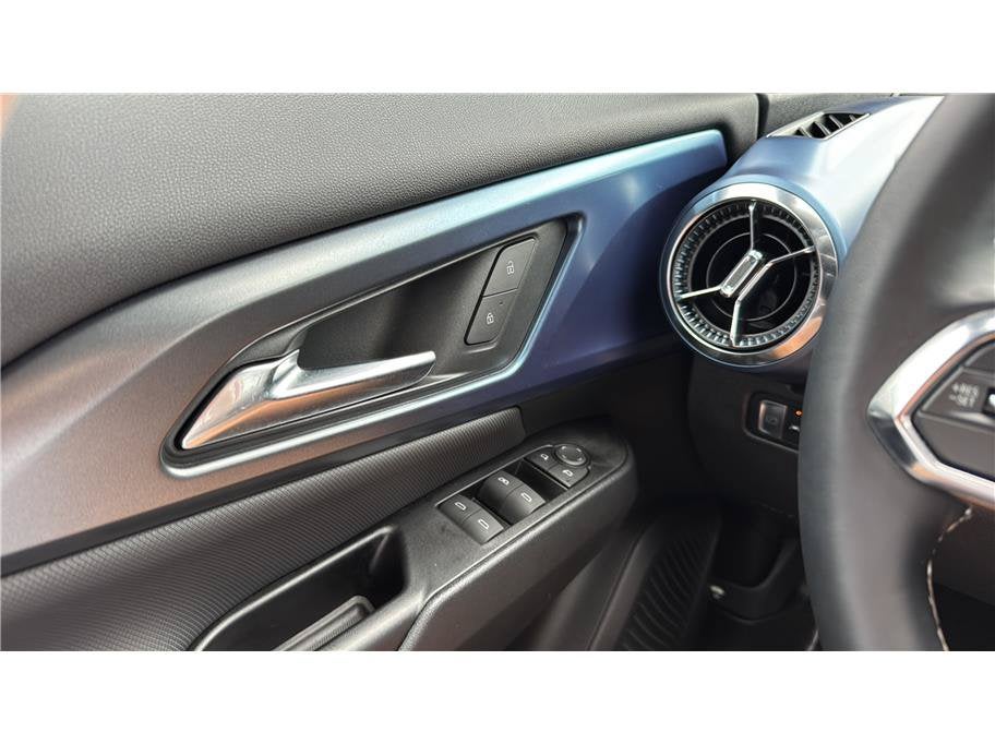 2024 Chevrolet Equinox EV LT