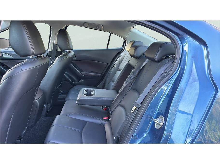 2018 Mazda Mazda3 4-Door Touring